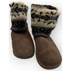 Size 7-8 Womens muk luk boots grey slipper boots Fair Isle Snowflakes